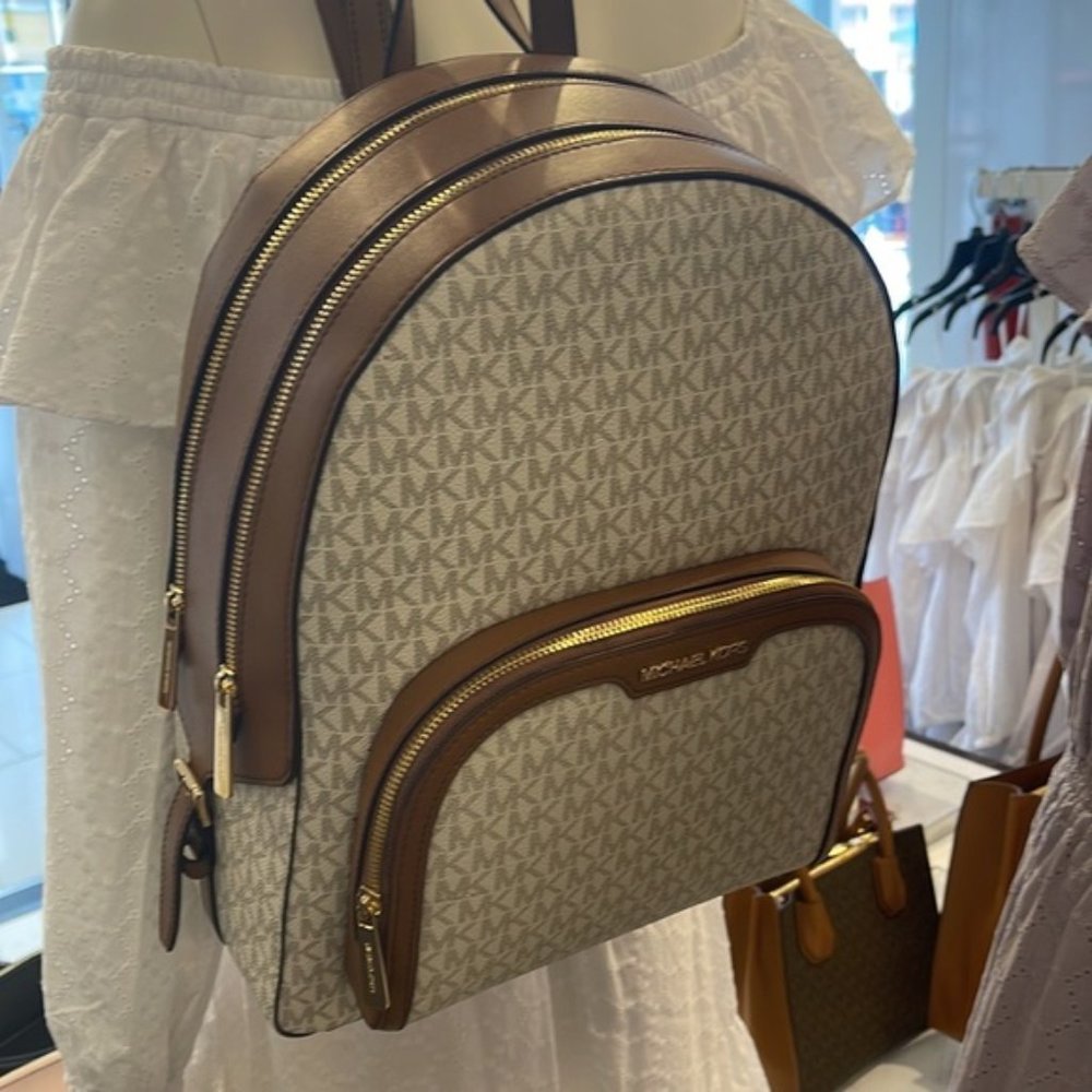 Michael Kors Jaycee Large Zip Pocket Backpack Vanilla - Picture 11 of 16
